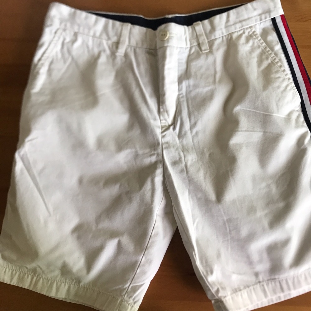 SOLD💔Tommy Hilfiger white shorts 32”